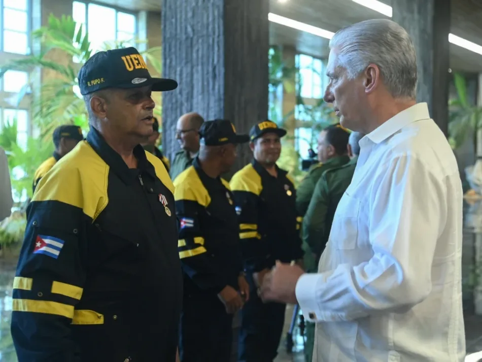 Cuba rinde homenaje a equipo de rescatistas por su labor tras terremotos en Venezuela