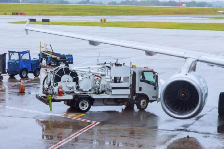 CGT denuncia que la empresa Ecolimpieza niega a sus empleados en el aeropuerto de Málaga mínimas instalaciones sanitarias
