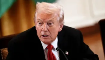 Groenlandia: petrolera vinculada a Trump descarga equipos de perforación sin permiso