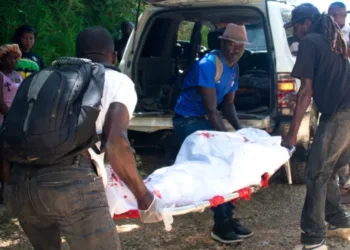 Ataque de pandillas armadas deja decenas de muertos en Haití