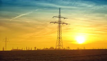 El precio de la luz se dispara en agosto: la factura del usuario medio va camino de superar los 100 euros por primera vez en cuatro años