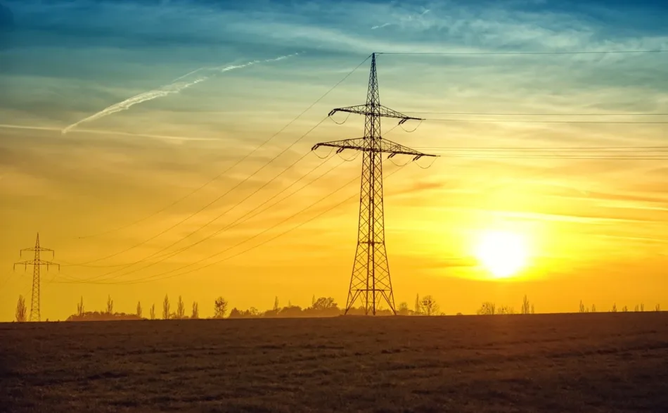 El precio de la luz se dispara en agosto: la factura del usuario medio va camino de superar los 100 euros por primera vez en cuatro años