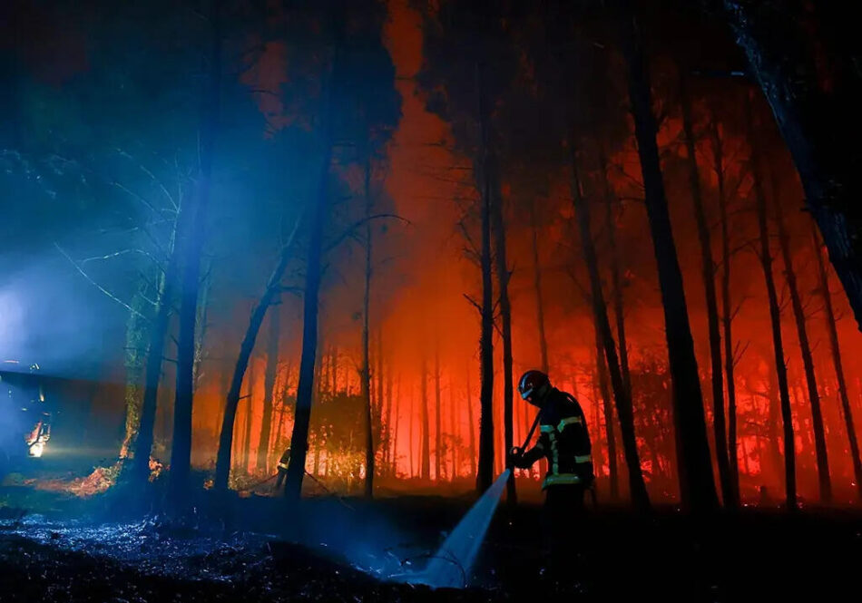 Crece la preocupación en Francia por incendios forestales en Landas