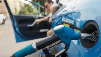 FACUA critica que el Gobierno reaccione a la subida del gasóleo bajando aún más los impuestos a las gasolineras en vez de topar los precios
