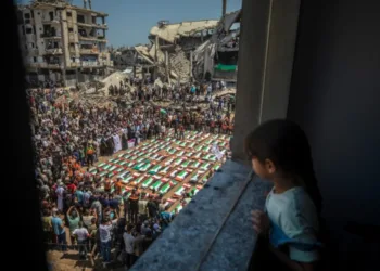 «El funeral más grande de la historia palestina»: Gaza despide a 112 civiles masacrados por Israel en 2023