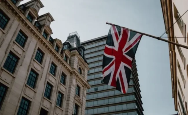 Tribunal británico declara el antisionismo como creencia protegida por la ley
