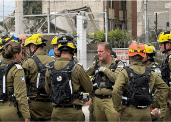 «Vienen a hacer política con el dolor»: crece rechazo a presencia israelí en Colombia