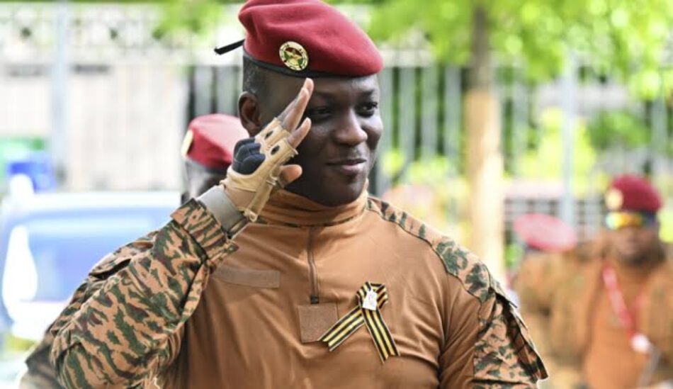 Ibrahim Traoré da un paso histórico para proteger la dignidad de Burkina Faso y pone fin a la explotación de la vulnerabilidad en redes sociales
