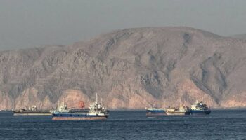 ​Irán desmiente a Trump y mantiene cerrado el estrecho de Ormuz
