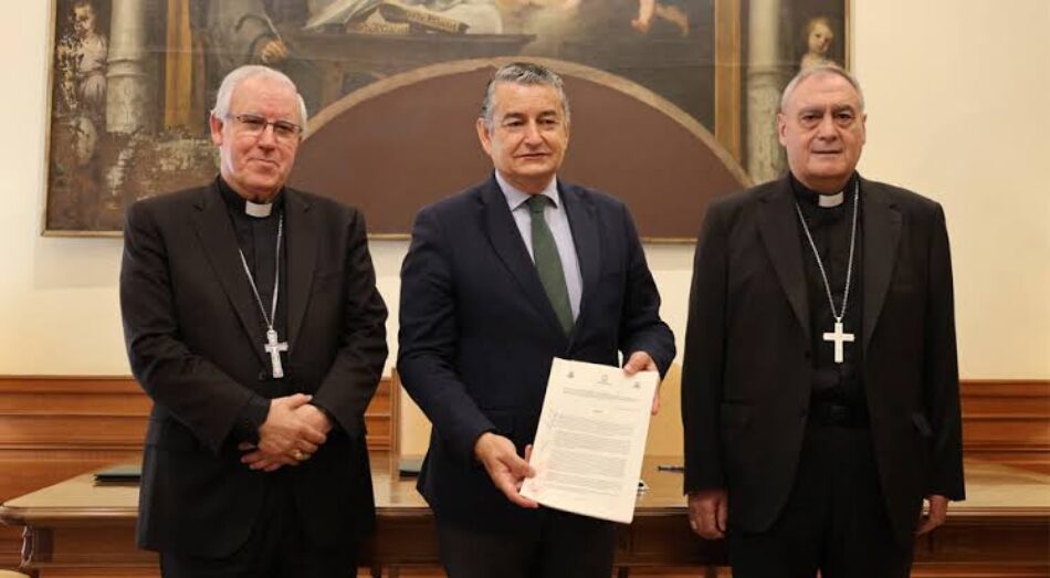 Andalucía Laica y Marea Blanca Andalucía denuncian el gasto de 7,4 millones de euros de la sanidad pública en capellanes católicos tras el Convenio SAS-Obispos