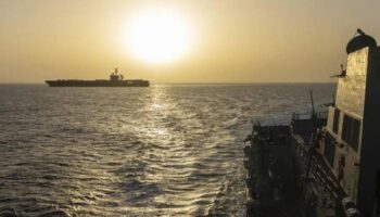 Irán prepara ley para cobrar tasas a buques en el estrecho de Ormuz