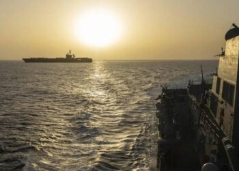 Irán prepara ley para cobrar tasas a buques en el estrecho de Ormuz