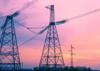 Agosto finaliza con el recibo de la luz más caro en cuatro años: el usuario medio pagará 97 euros, según el análisis de FACUA