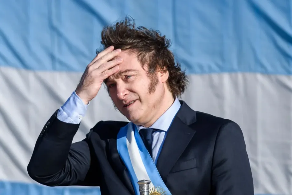 Argentina: encuesta revela deterioro del apoyo electoral a Milei asociada a precarización económica
