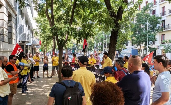 CGT denuncia el avance del plan de desmantelamiento de las oficinas de atención al público en Correos