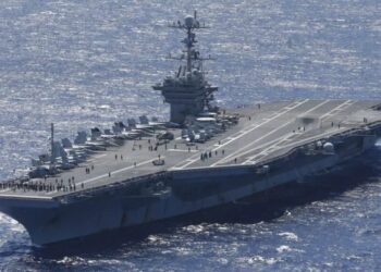 Portaviones George Washington llega al mar Arábigo tras salida del Abraham Lincoln tras denuncias de familiares por pésimas condiciones de vida de las tropas estadounidenses 