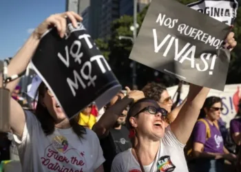 Mujeres se movilizan en Brasil para exigir aprobación de ley contra misoginia