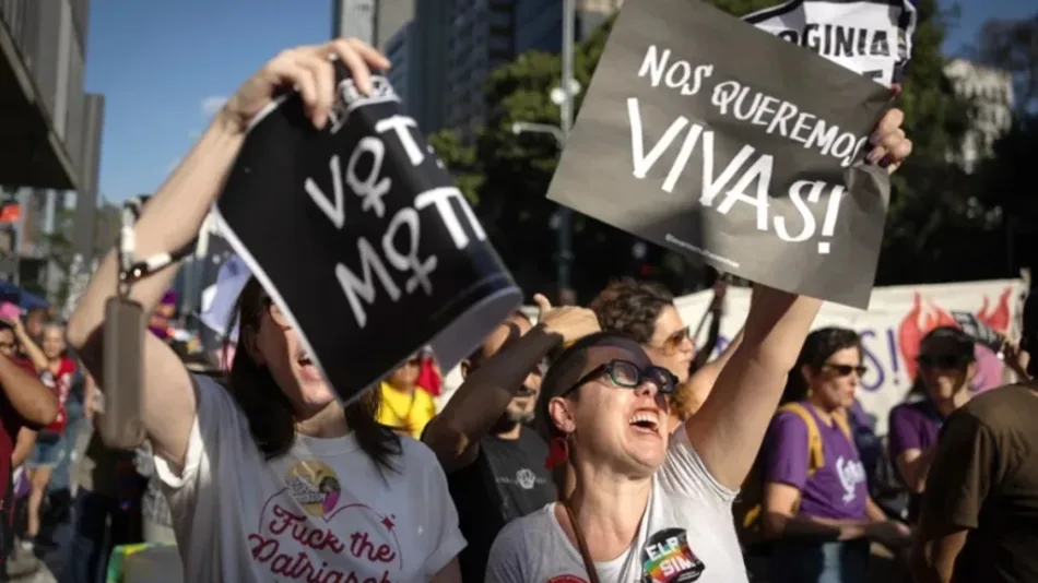 Mujeres se movilizan en Brasil para exigir aprobación de ley contra misoginia