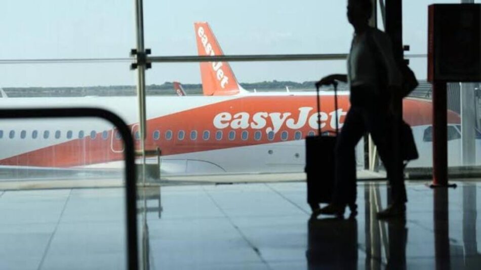 Suspenden más de 100 vuelos en Francia por la huelga de EasyJet