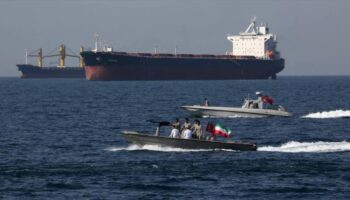 CGRI: Irán mantiene bajo vigilancia todos los barcos en Ormuz
