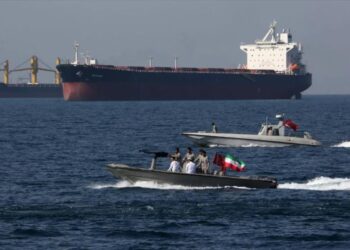 CGRI: Irán mantiene bajo vigilancia todos los barcos en Ormuz