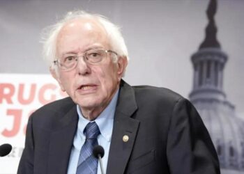 Sanders tilda de “crimen de guerra” amenazar de trump contra Irán