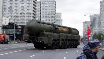Medvedev advierte: Rusia podría recurrir a las armas nucleares