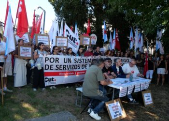 Os sectores de atención social e coidados únense para rematar coa precariedade de persoal e persoas usuarias