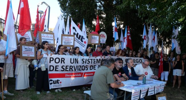 Os sectores de atención social e coidados únense para rematar coa precariedade de persoal e persoas usuarias