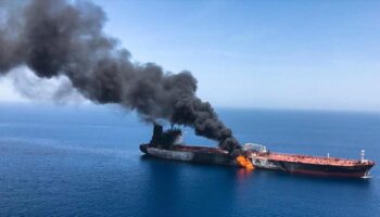 CGRI: superpetrolero explota tras chocar contra minas al cruzar ilegalmente Ormuz
