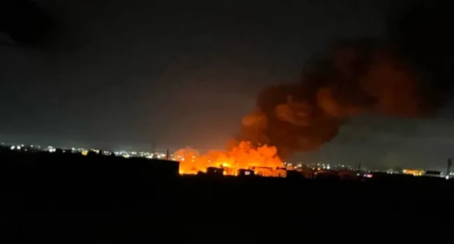 Explosión en almacén de municiones sacude zona de Damasco, Siria