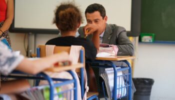 Andalucía Laica denuncia que la concertación escolar perpetúa el abusivo adoctrinamiento infantil y exige una red pública única sin religión en las aulas