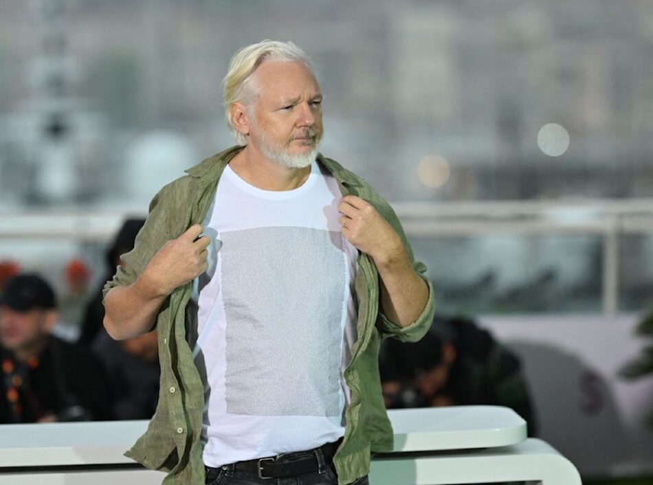 Assange en X: «I’m back»