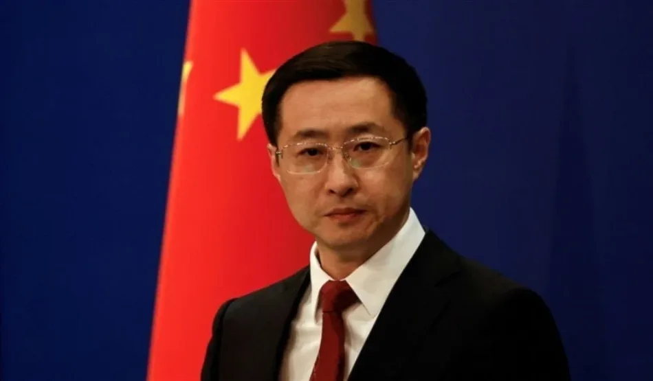 China rechaza amenazas de EE. UU. y mantendrá vuelos con Irán