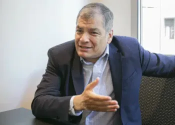 Correa sobre persecución en Ecuador: «vivimos en una dictadura»