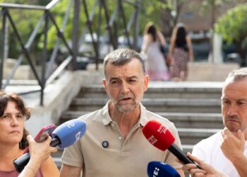 Maíllo dice que trasladar migrantes a la Península es la “mejor forma” para que “tengan condiciones dignas de espera”, actuar con legalidad y poder “resolver la situación de presión en Ceuta”