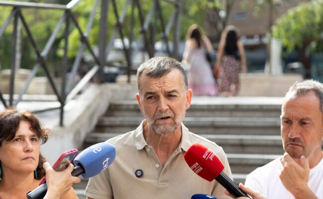 Maíllo dice que trasladar migrantes a la Península es la “mejor forma” para que “tengan condiciones dignas de espera”, actuar con legalidad y poder “resolver la situación de presión en Ceuta”
