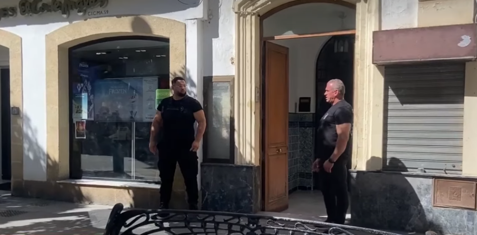 Izquierda Unida rechaza la presencia de los “matones” de la empresa Desocupación en la calle Larga de Jerez