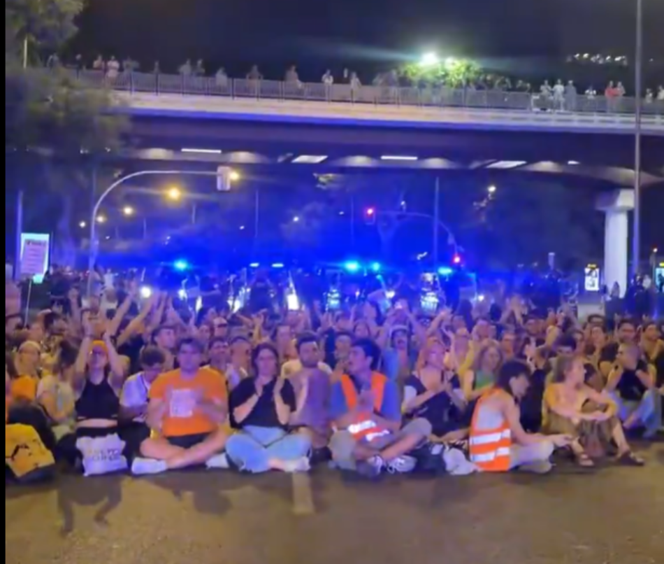 La indignación popular llena las calles de varias ciudades tras el desahucio de Maricarmen: decenas de miles de personas claman contra la especulación inmobiliaria y la inacción política