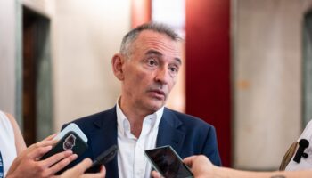 Enrique Santiago pide por escrito a Interior que confirme si la jueza de la Audiencia Nacional “ordenó a la Policía no trasladar a la cúpula del ministerio los informes sobre Ceuta”