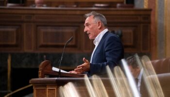 Enrique Santiago reclama a todos los grupos del Congreso “votar sin ideologías simplemente a favor del Derecho internacional para acabar con el bárbaro castigo de EEUU a Cuba”