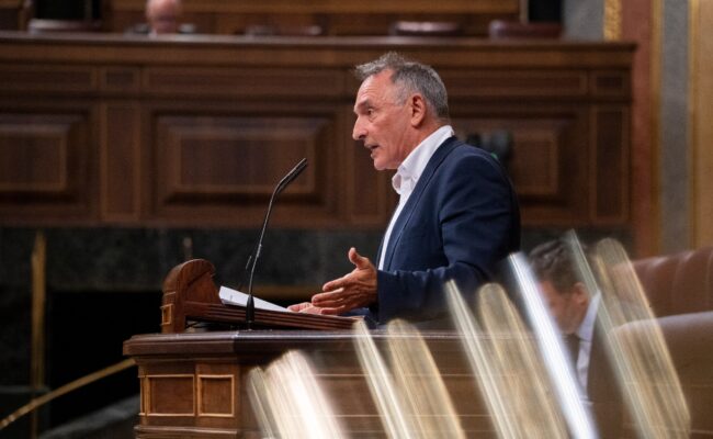 Enrique Santiago reclama a todos los grupos del Congreso “votar sin ideologías simplemente a favor del Derecho internacional para acabar con el bárbaro castigo de EEUU a Cuba”