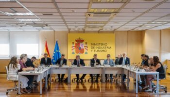 Industria fuerza un preacuerdo entre la dirección de Airbus y  algunos sindicatos