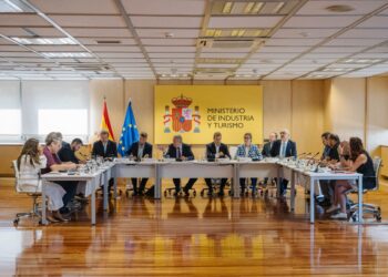 Industria fuerza un preacuerdo entre la dirección de Airbus y  algunos sindicatos