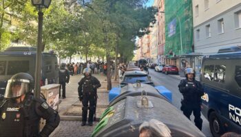 Tony Valero: “Los fondos buitre y quienes frenan medidas antidesahucios tienen que responder”
