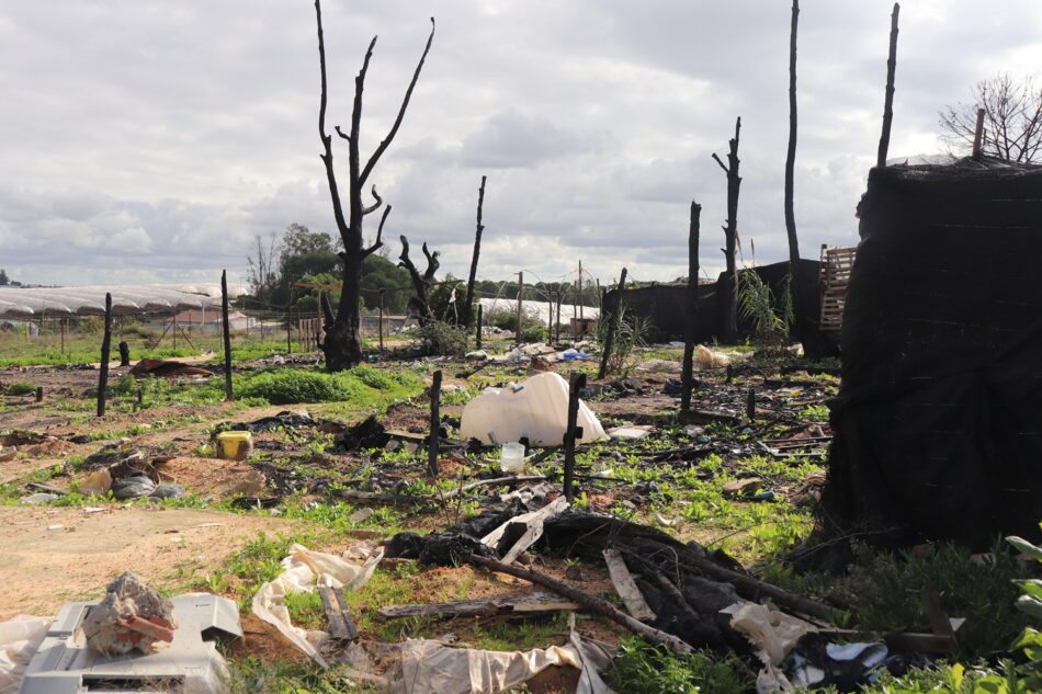 Salvemos Doñana denuncia que el abandono institucional mata en los asentamientos de Huelva