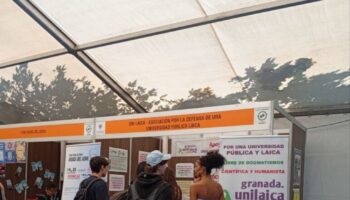 En las Jornadas de Recepción de la UGR, los estudiantes respaldan a UNI Laica en su reivindicación de una Universidad pública y laica