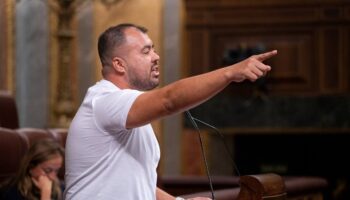 Nahuel González (IU) echa en cara en el Congreso a Vox su “cobardía” con los menores migrantes en Ceuta y recuerda a Figaredo que “pidió ‘cazar’ a personas, a niños, y hoy es ya una realidad”