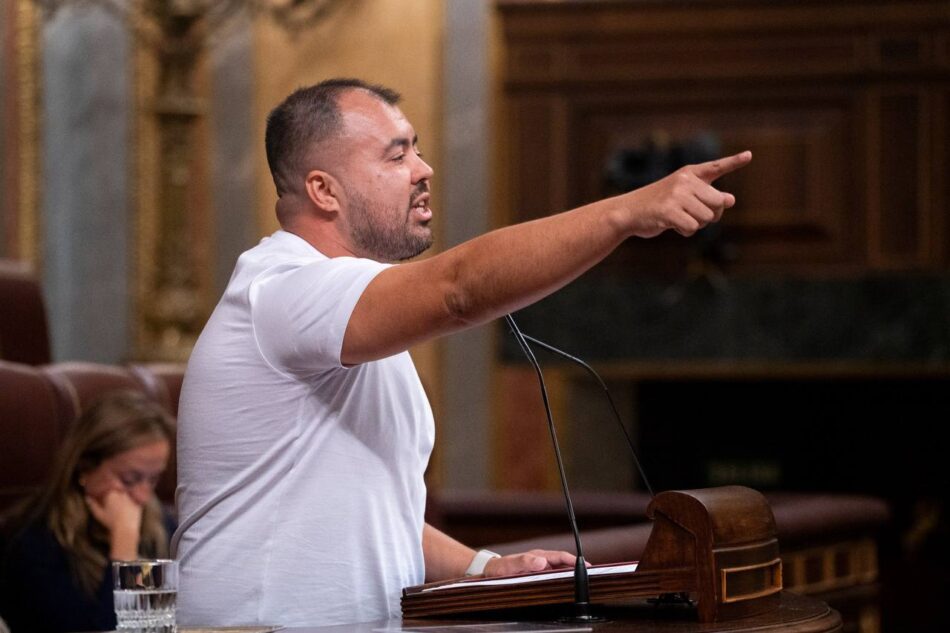 Nahuel González (IU) echa en cara en el Congreso a Vox su “cobardía” con los menores migrantes en Ceuta y recuerda a Figaredo que “pidió ‘cazar’ a personas, a niños, y hoy es ya una realidad”