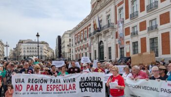 Colectivos de la sociedad civil madrileña muestran su rechazo a la nueva ley del suelo (LIDER) autonómica frente al Gobierno de Ayuso
